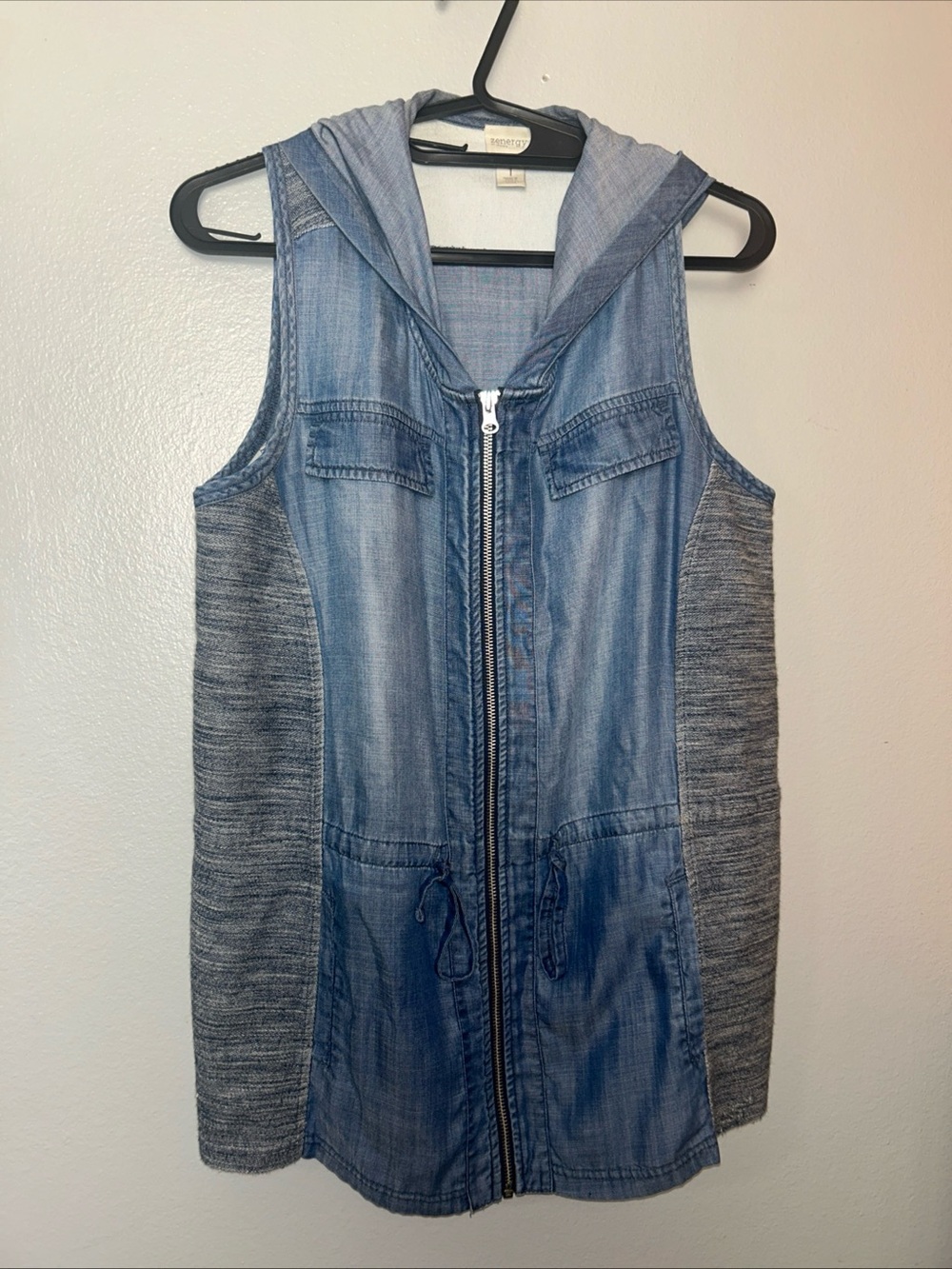 Chico's Zenergy Size 1 denim Zip up Women Top Unique Mid rib draw string Style